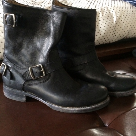 FRYE Veronica Back Zip Short - Picture 1 of 3